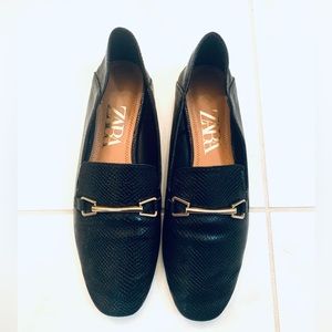 Woman Zara loafers, size 7, slim fit.